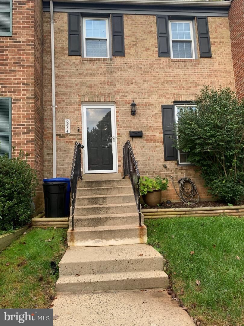 Property Photo:  8834 Surveyors Place  VA 22151 