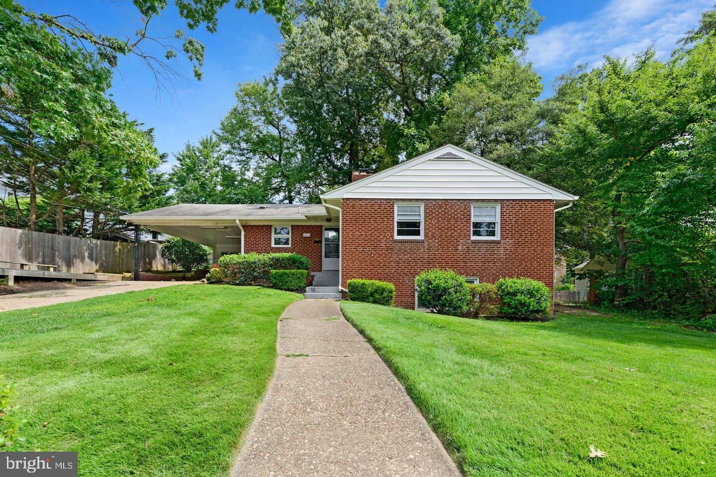 Property Photo:  3613 N Kensington Street  VA 22207 