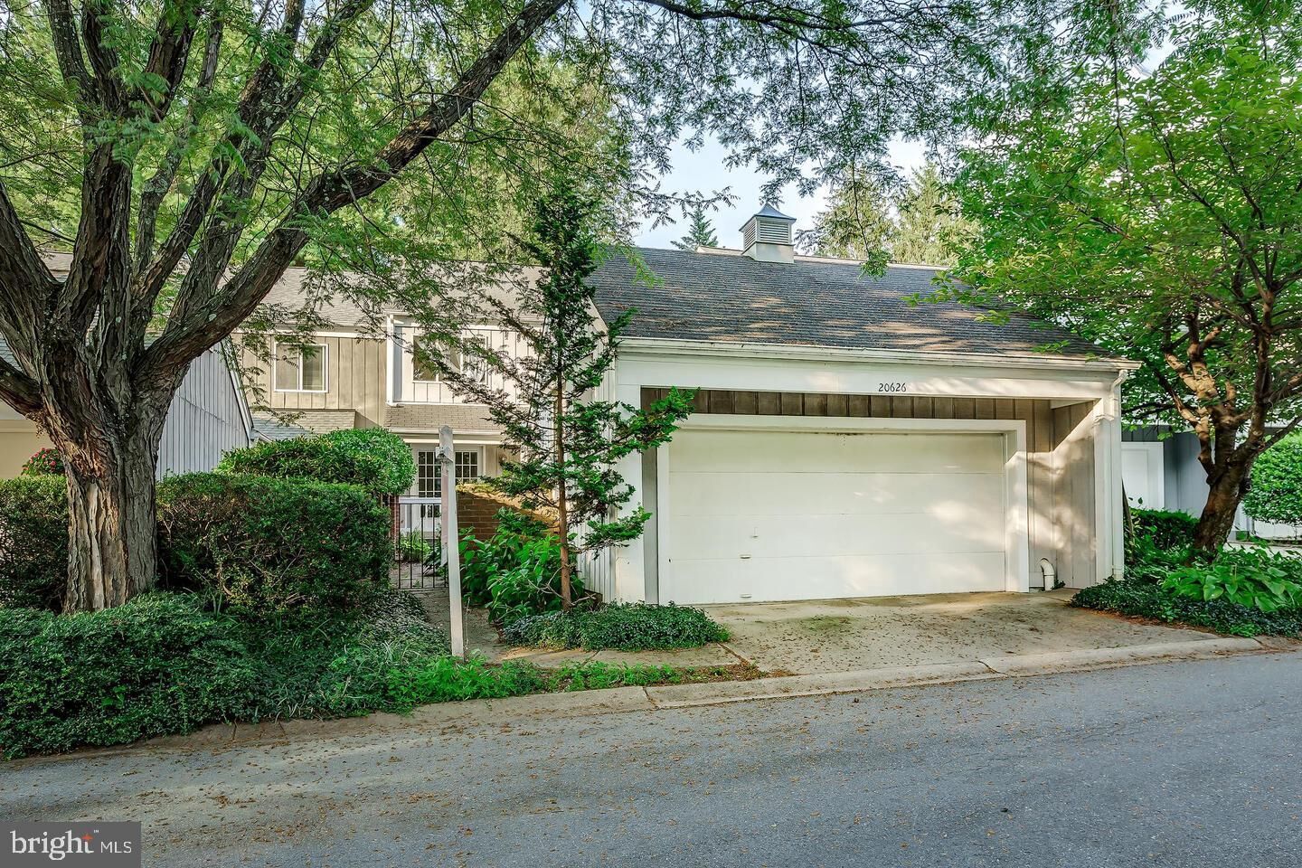Property Photo:  20626 Highland Hall Drive  MD 20886 