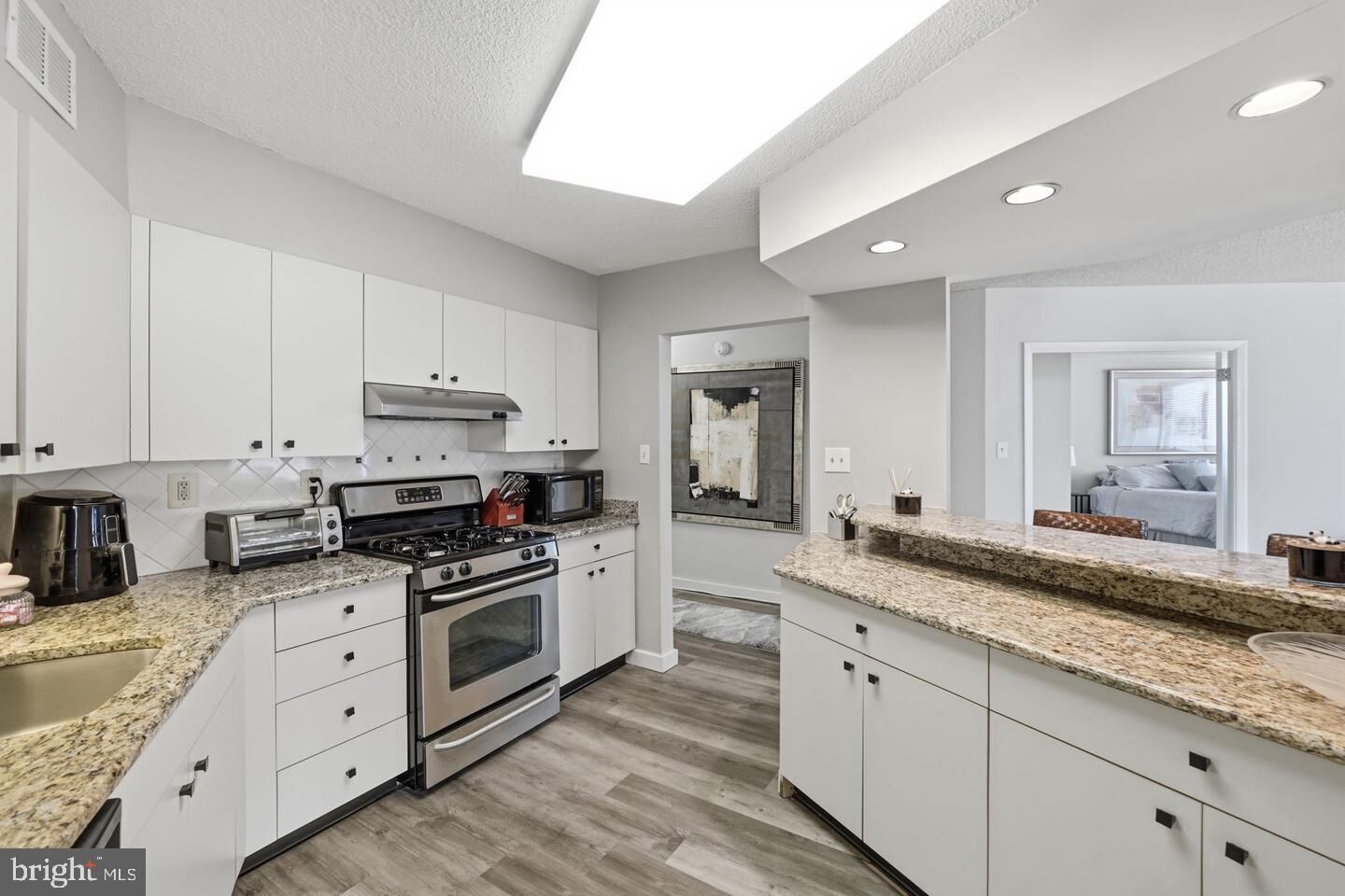 Property Photo:  5225 Pooks Hill Road 1401N  MD 20814 