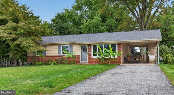 Property Photo: 18 Skyport Road PA 17050