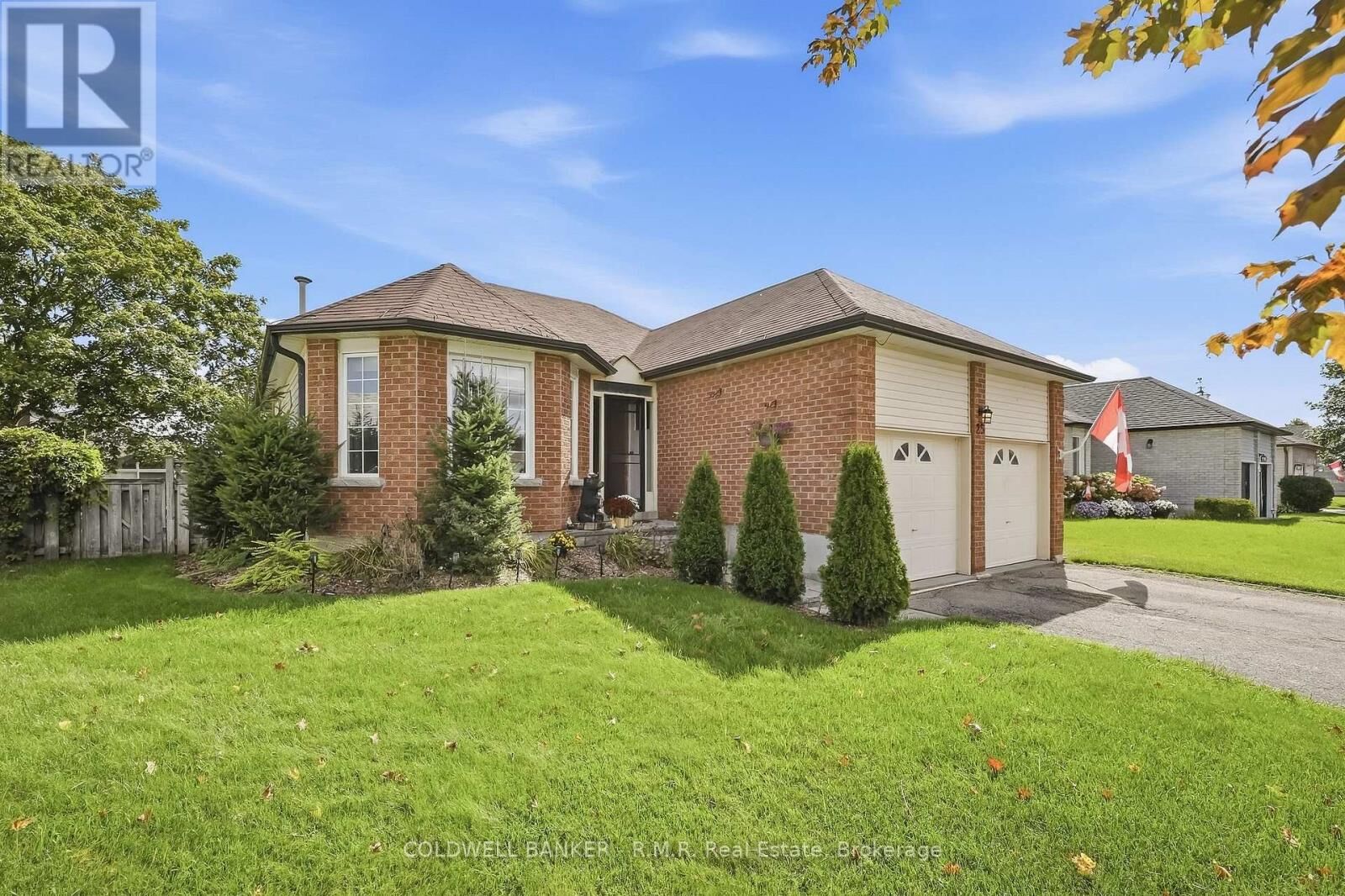 Property Photo: 25 Cedar Court ON K9V 6A9