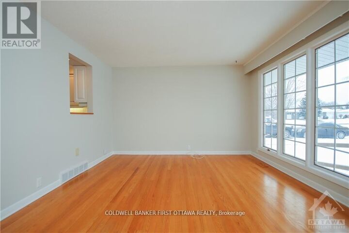 Property Photo:  74 Hilliard Avenue  ON K2E 6C1 