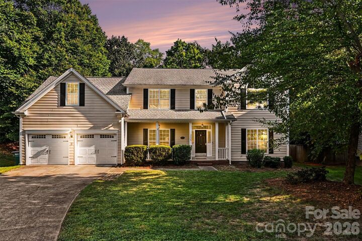 Property Photo:  3524 Crescent Knoll Drive  NC 28105 