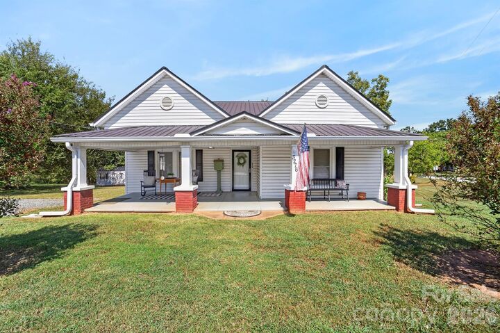 Property Photo: 3276 E Calvin Street 1-2 NC 28610