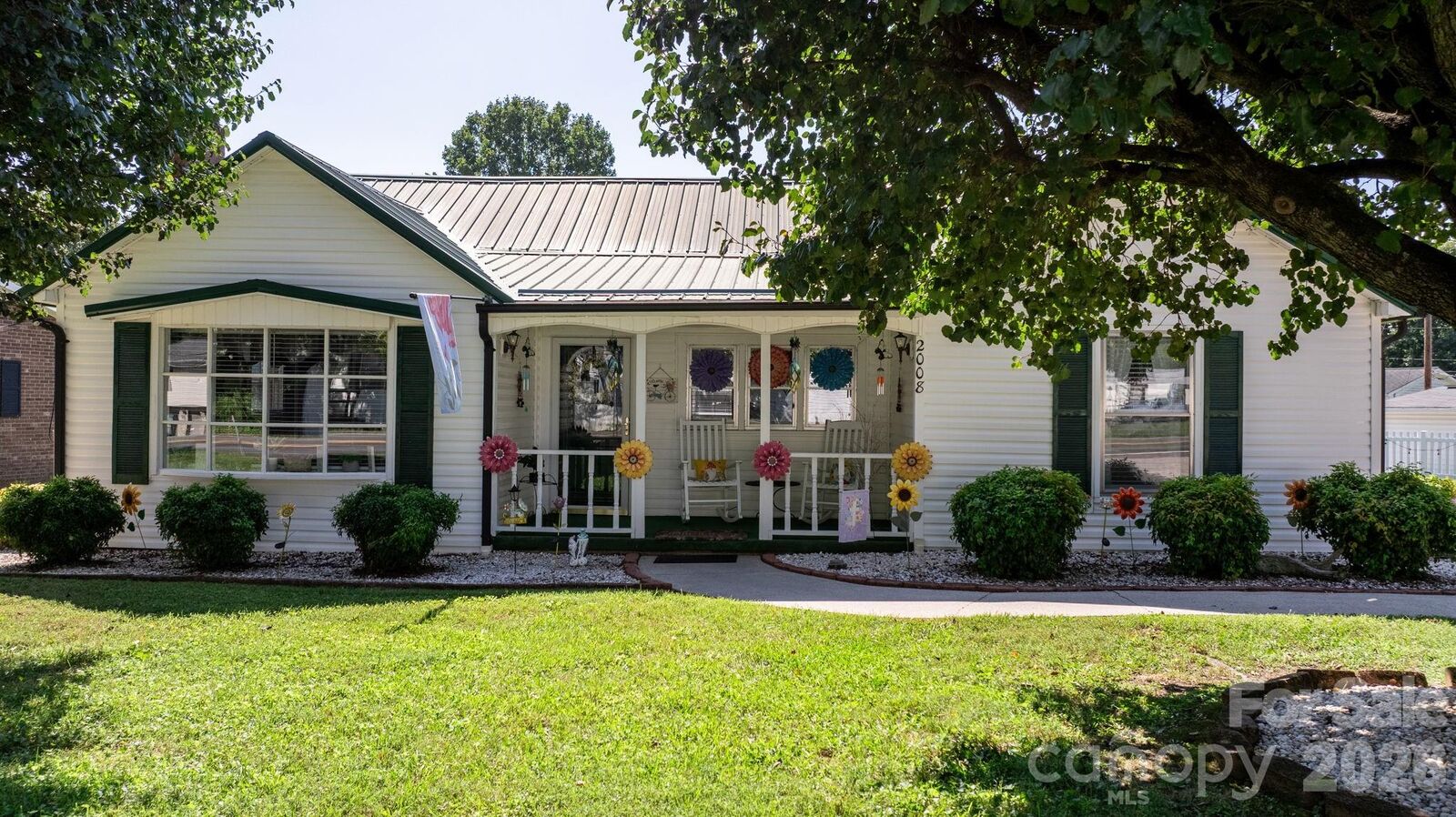 Property Photo:  2008 Walt Arney Road  NC 28645 