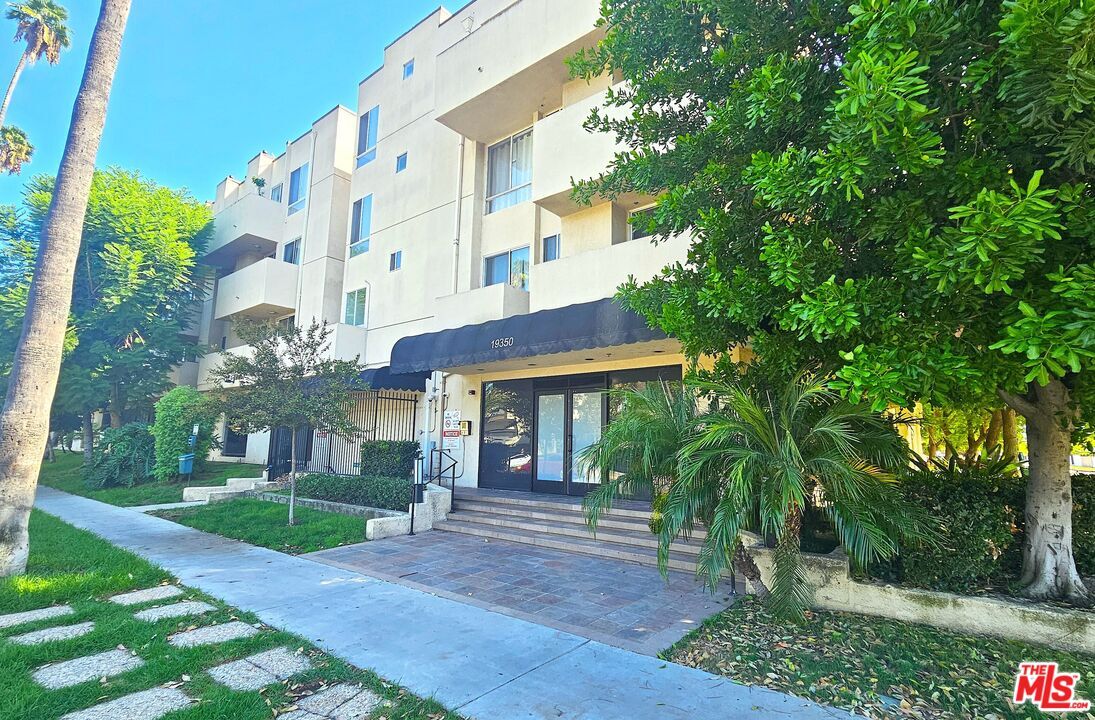 Property Photo: 19350 Sherman Way, Unit 325 CA 91335