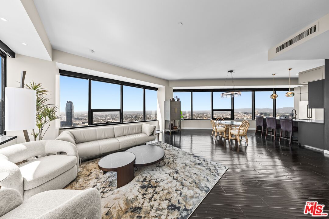 Property Photo: 1100 Wilshire Blvd, Unit 3208 CA 90017