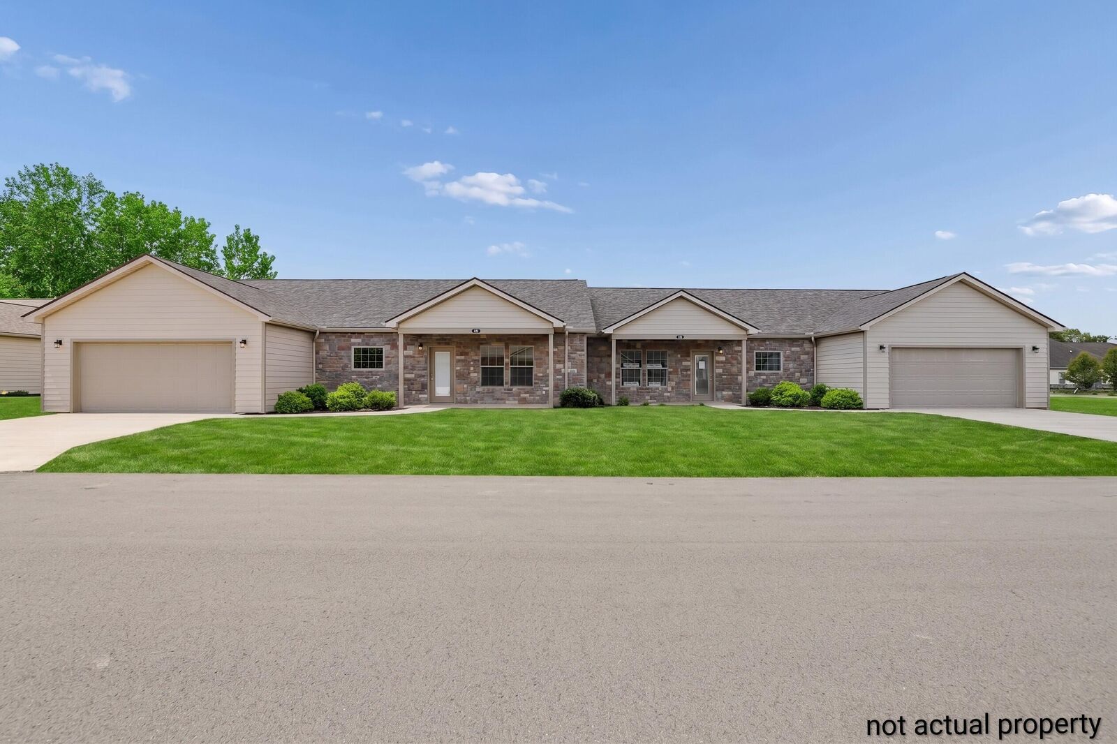 Property Photo:  1930 Sussex Way  OH 43302 