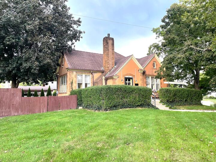 Property Photo:  133 Zanesville Avenue  OH 43138 