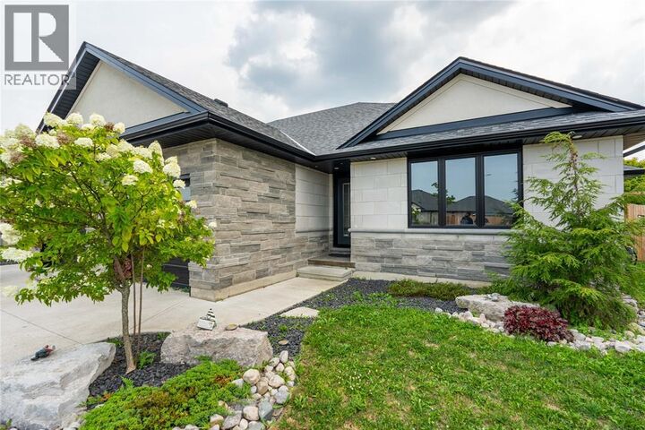 Property Photo: 709 Ferdinands Crescent ON N7W 0B5