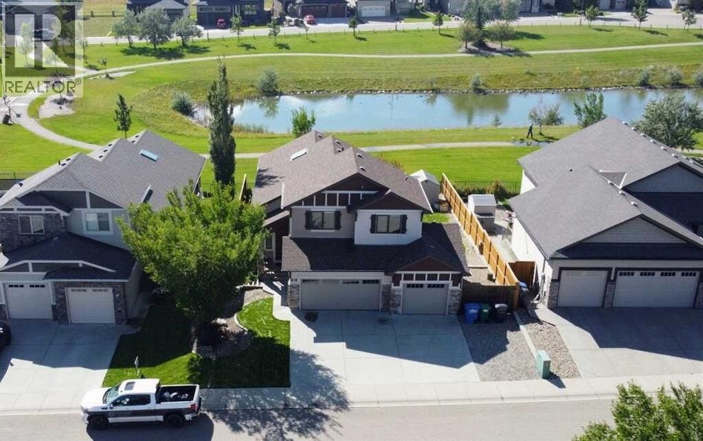 Property Photo: 634 Canyonview Landing West AB T1K 5R9