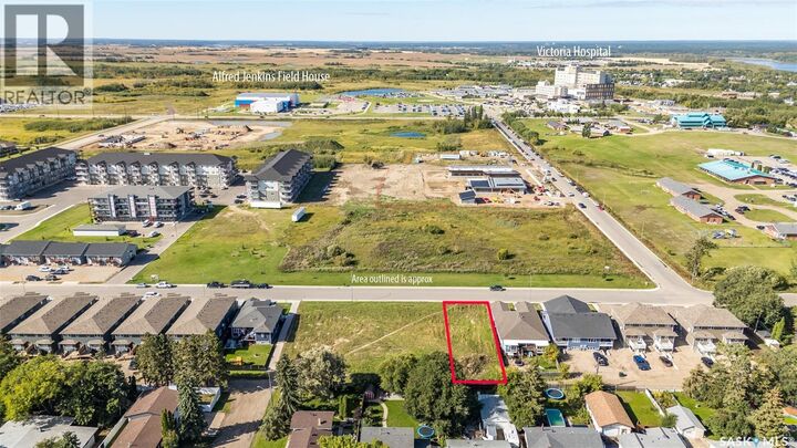 Property Photo:  2500 Woodbridge Drive  SK S6W 0A7 