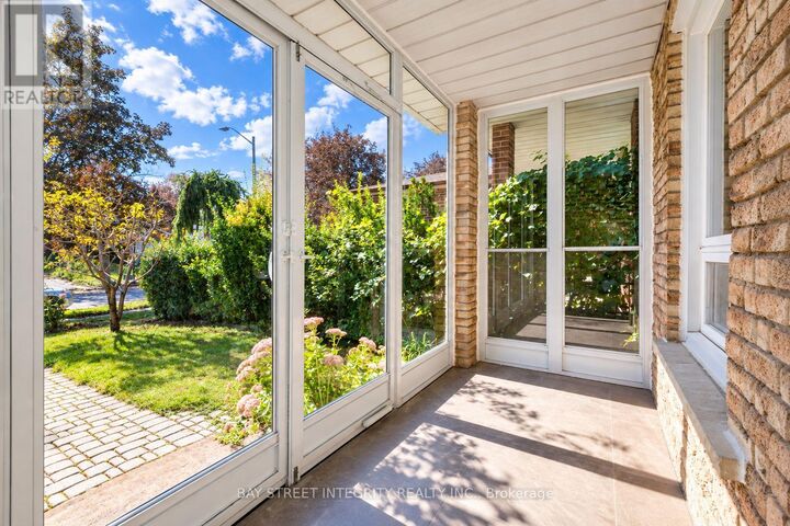 Property Photo: 12 Charnwood Place ON L3T 5H3