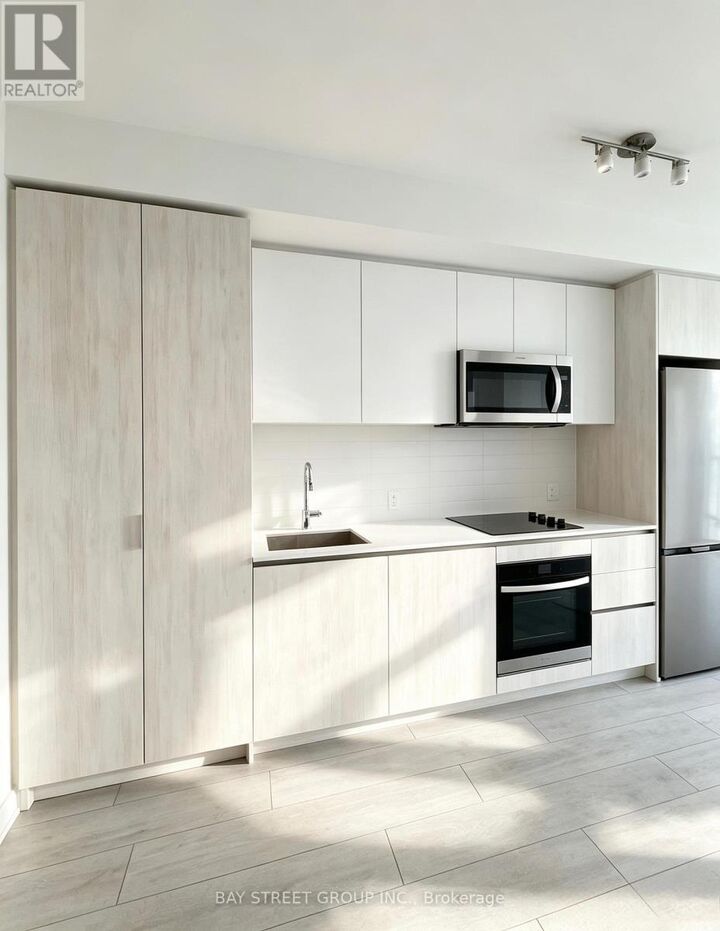 Property Photo:  5858 Yonge Street 3012  ON M2M 0C6 