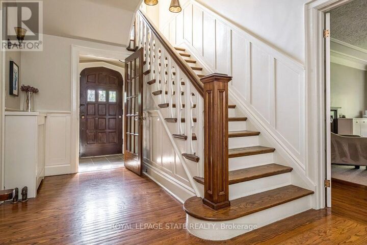 Property Photo: 2 Oak Knoll Drive ON L8S 4C2