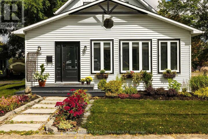 Property Photo:  261 William Street  ON K0A 1A0 