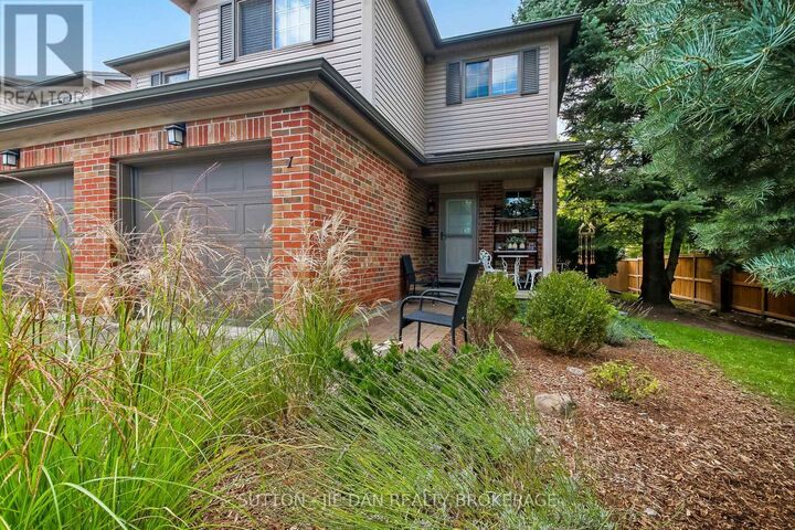 Property Photo:  505 Proudfoot Lane 1  ON N6H 5N9 