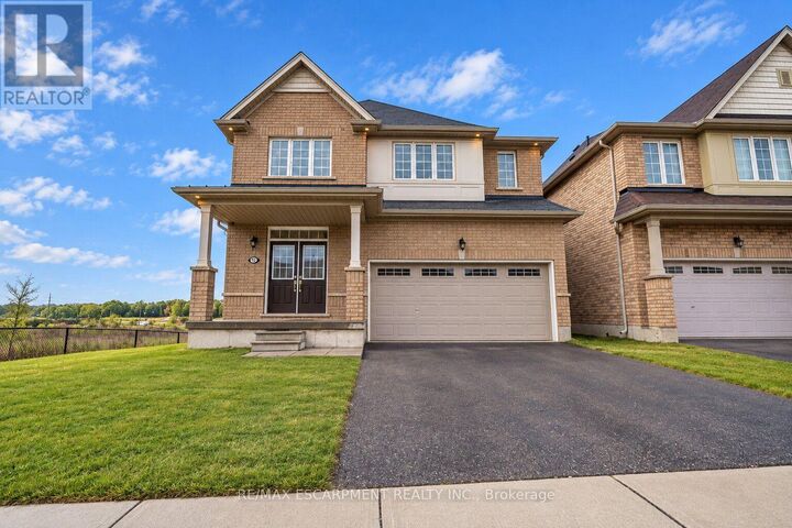 Property Photo:  92 Longboat Run West  ON N3T 0P9 