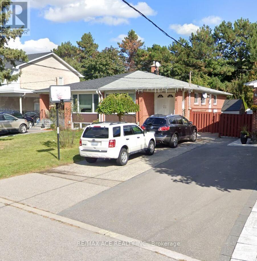 Property Photo: 92 Baltray Crescent ON M3A 2H4