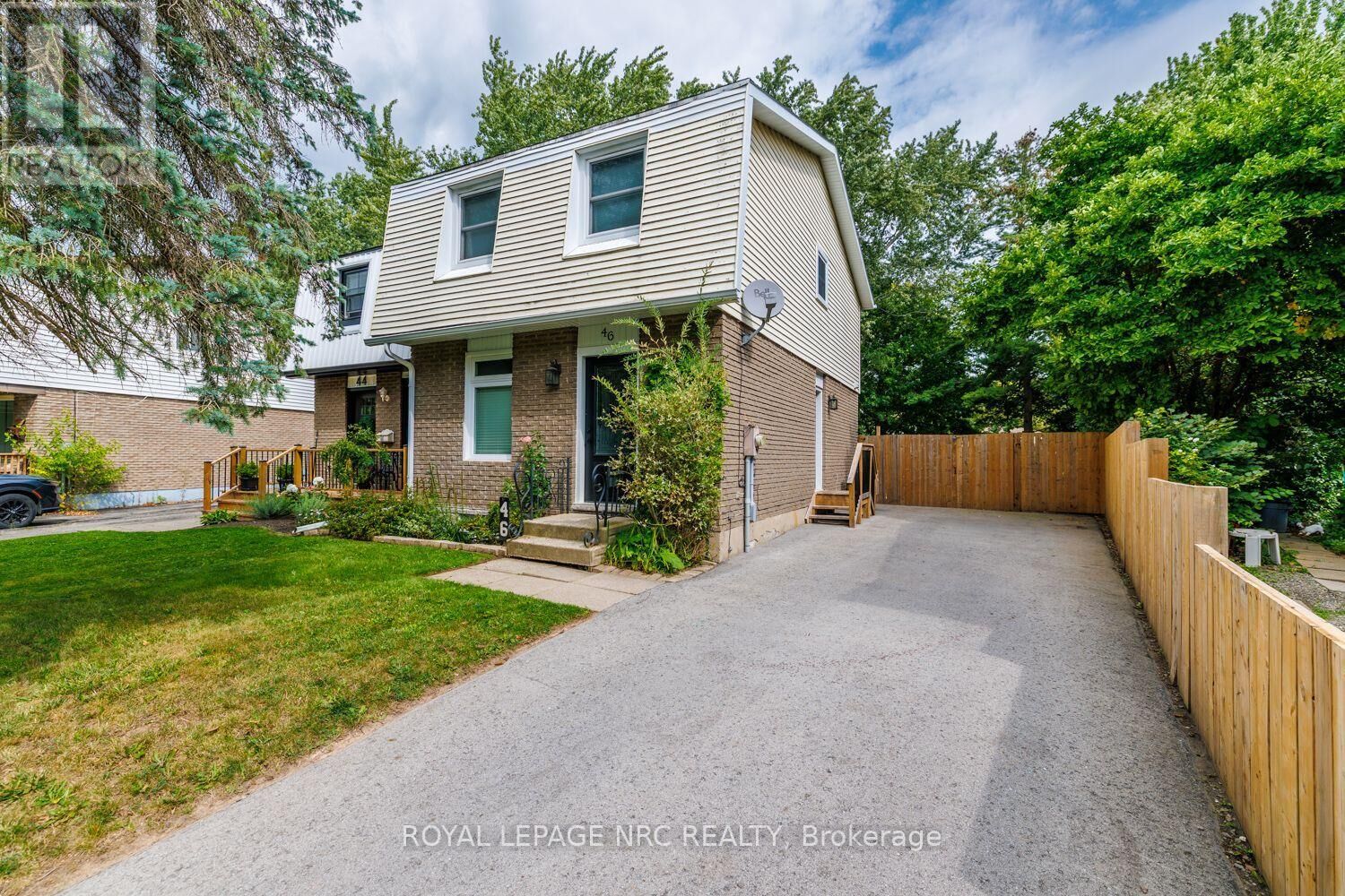 Property Photo: 46 Graystone Crescent ON L3C 6G7