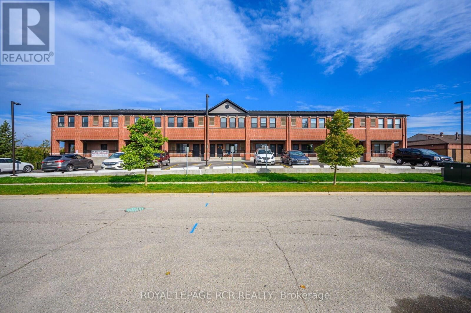 Property Photo:  15 Brenda Boulevard 305  ON L9W 3Y5 