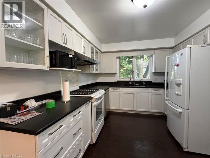 Property Photo:  450 Bridge Street West  ON N2K 2Y4 