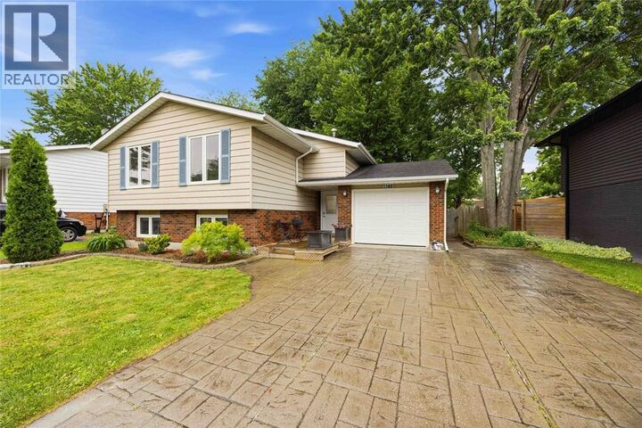 Property Photo: 1308 Springbank Drive ON N7S 5H4