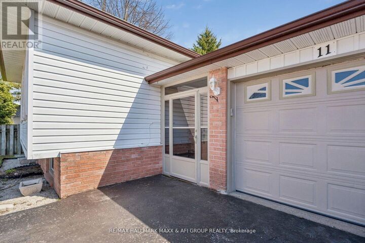 Property Photo:  11 Charlotte Court  ON L4N 6B2 