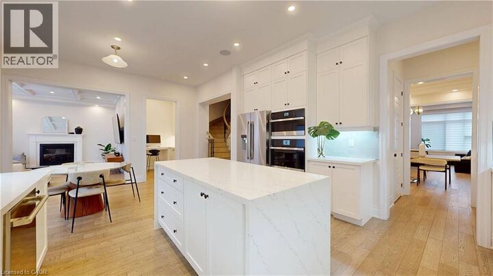 Property Photo:  3313 Sunningdale Gardens  ON L6M 5K5 