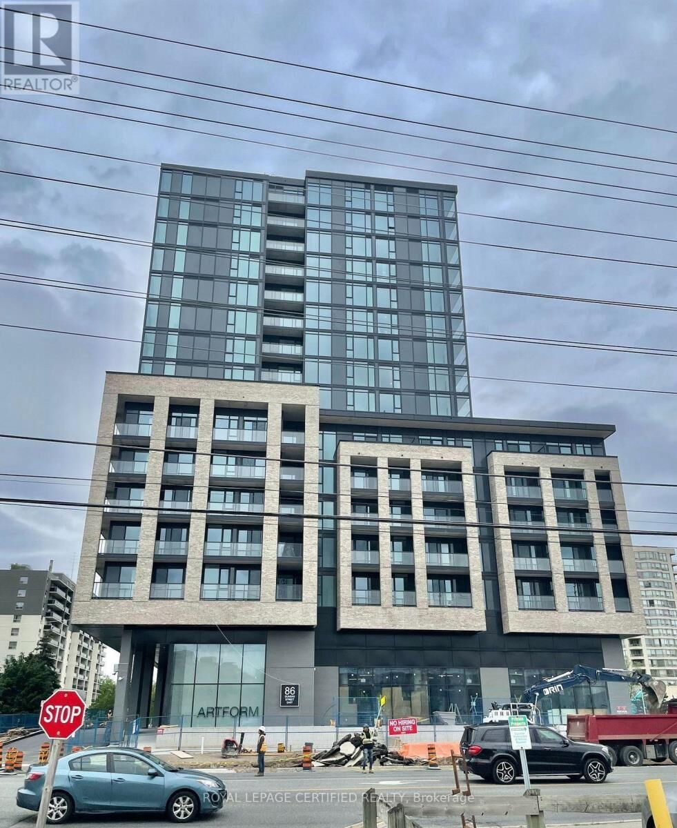 Property Photo: 86 Dundas Street East 302 ON L5A 0B1