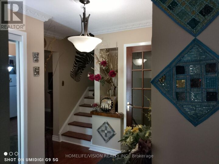 Property Photo: 6 Laurie Shepway ON M2J 1X6