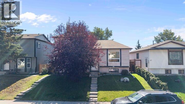 Property Photo: 41 Cedardale Road Southwest AB T2W 5A7