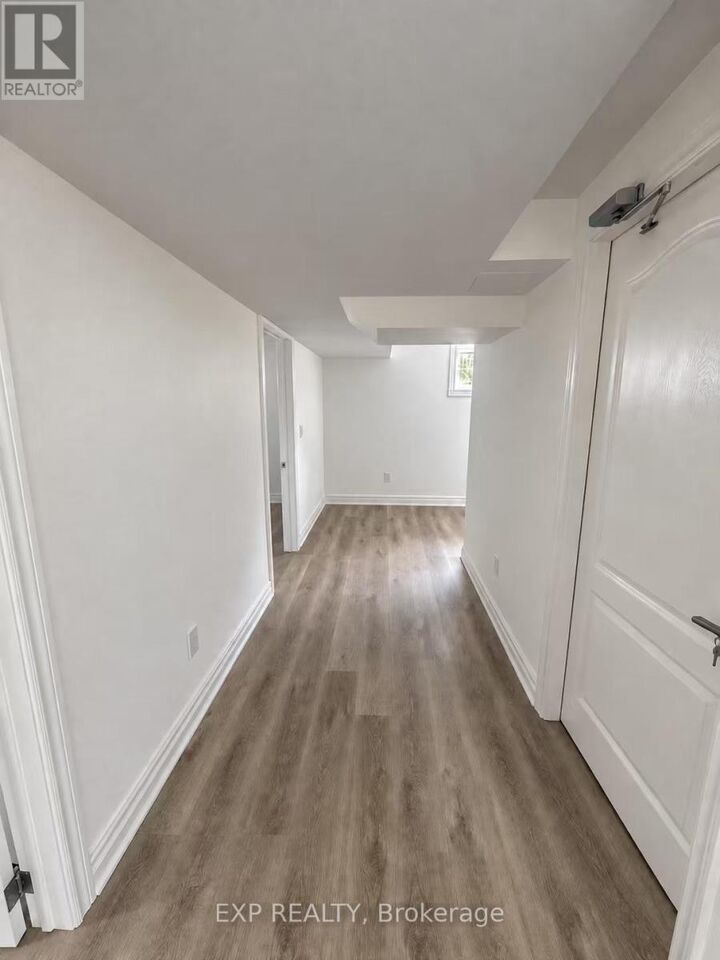 Property Photo:  54 Shaunavon Heights Crescent  ON M3A 2P4 