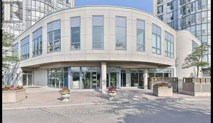 Property Photo: 2550 Lawrence Avenue East 721 ON M1P 4Z3