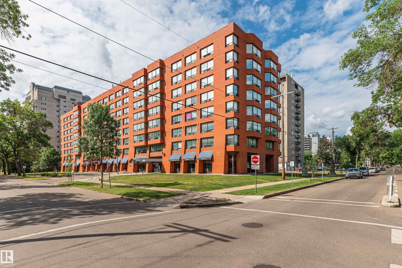 Property Photo:  10160 114 Street NW 815  AB T5K 2L2 