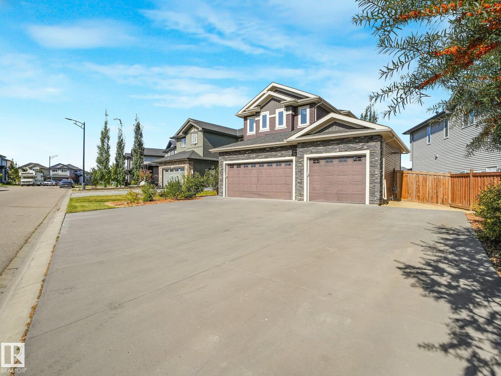 Property Photo:  1349 Adamson Drive SW  AB T6W 3B9 