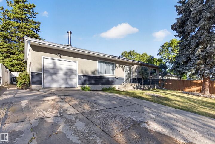 Property Photo:  140 Willow Street  AB T8A 1P2 