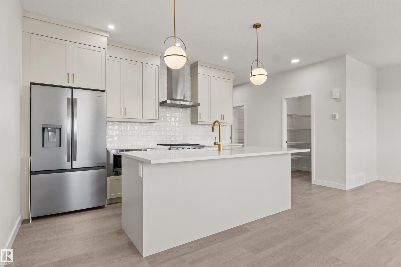 Property Photo:  271 Paterson Link SW  AB T6W 5V2 