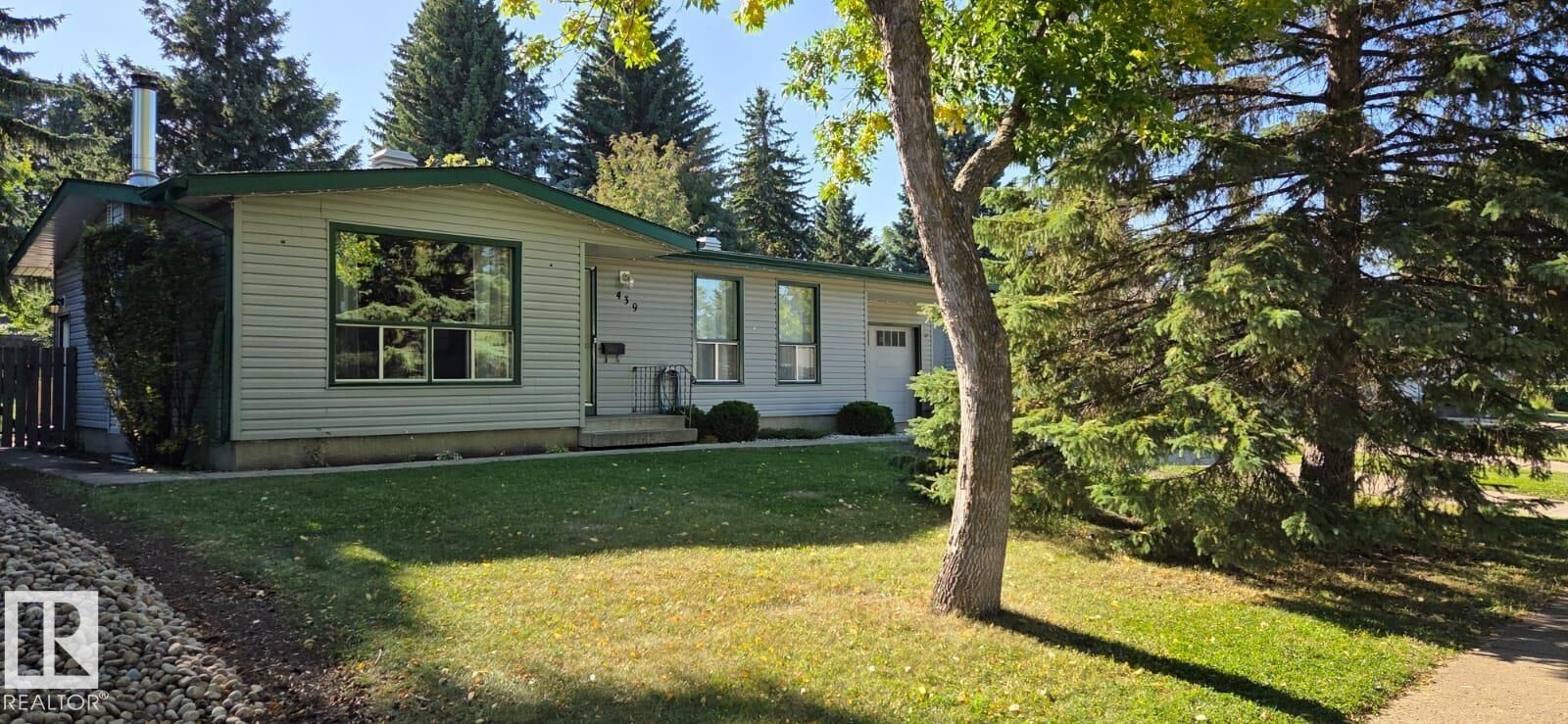 Property Photo:  439 Conifer Street  AB T8A 1N2 