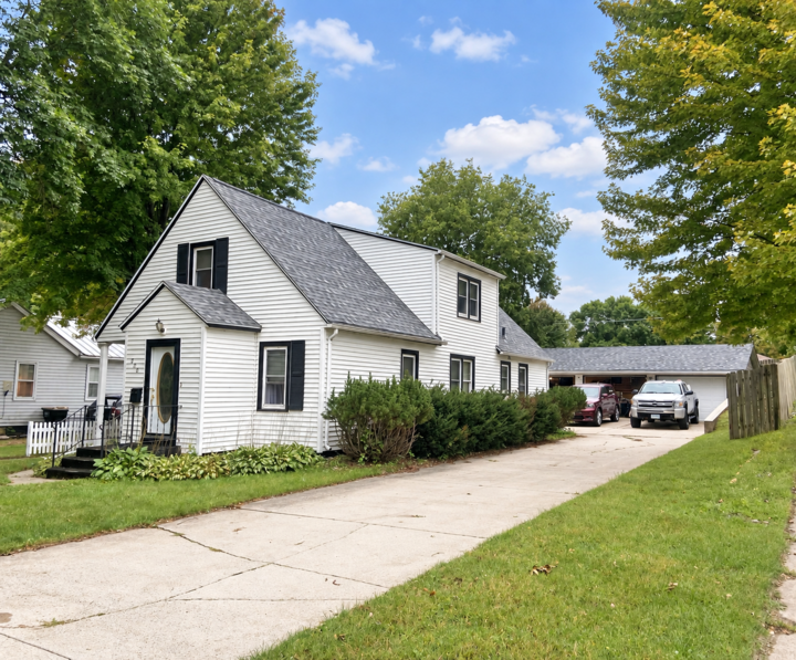 Property Photo: 706 7th Street MN 56241