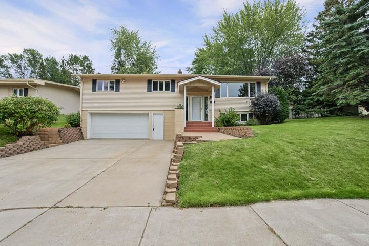 Property Photo: 407 Mesabi Drive MN 55746