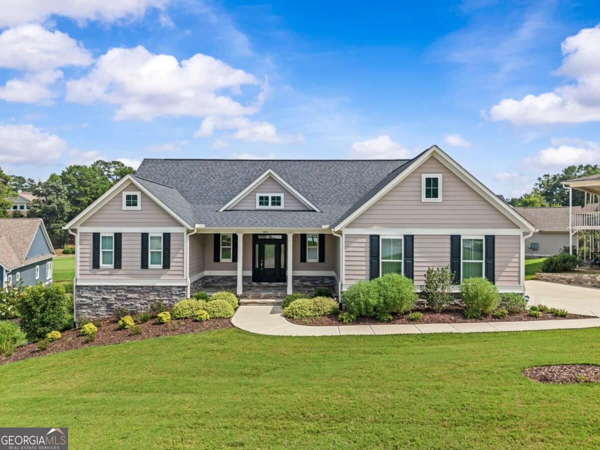 Property Photo:  1011 Lofter Place  GA 30642 