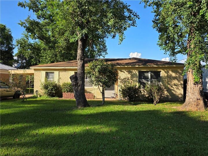 Property Photo: 5116 Broadmoor. Court LA 71301