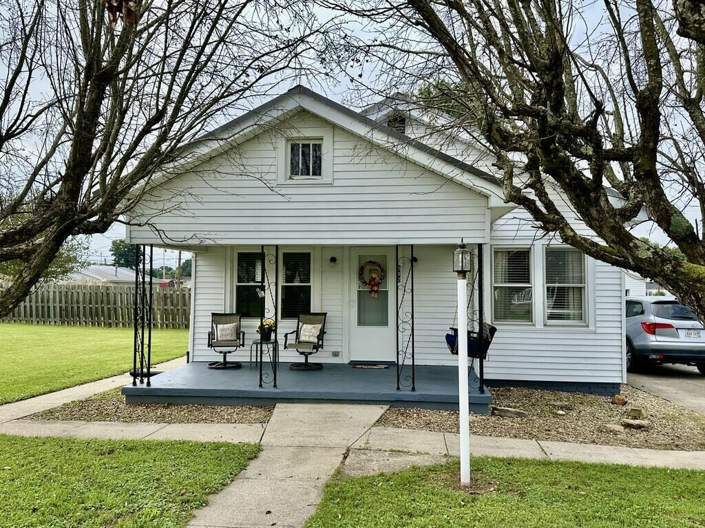 Property Photo: 842 Franklin Avenue OH 45694