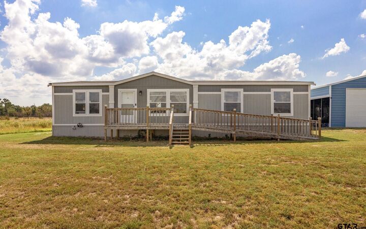 Property Photo:  324 Vz Cty Rd 1220  TX 75140 