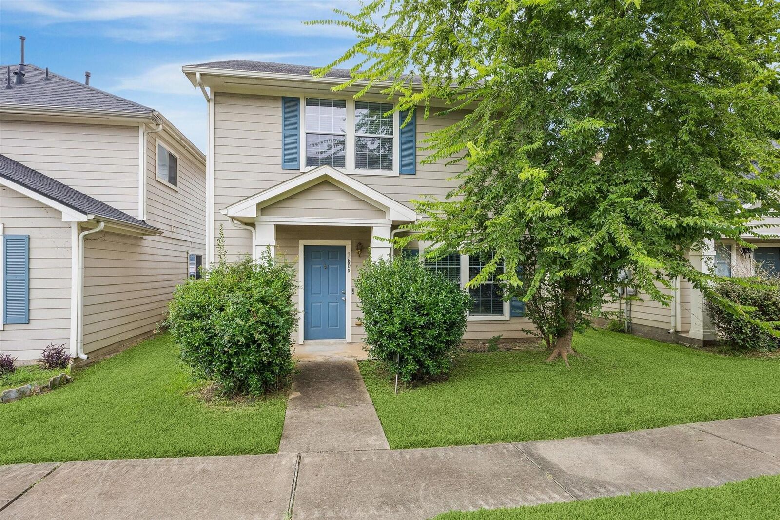 Property Photo: 1609 Nichole Woods Drive TX 77047