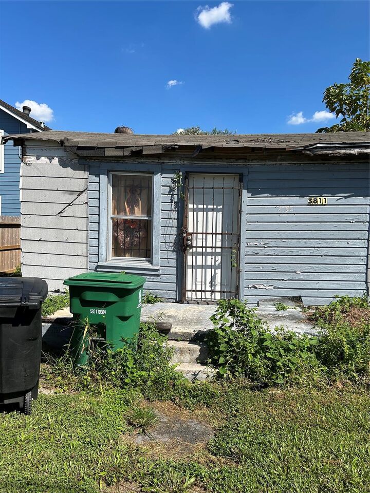 Property Photo:  3811 Lila Street  TX 77026 