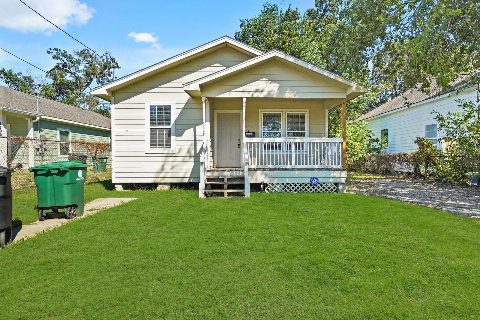 Property Photo: 1704 Pannell Street TX 77020