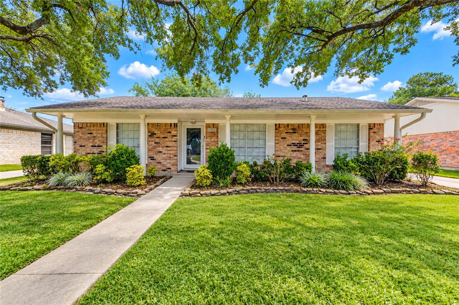 Property Photo: 11323 Sagetrail Drive TX 77089